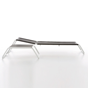 chaise longue structure blanche - Isola Jos� A. Gandia